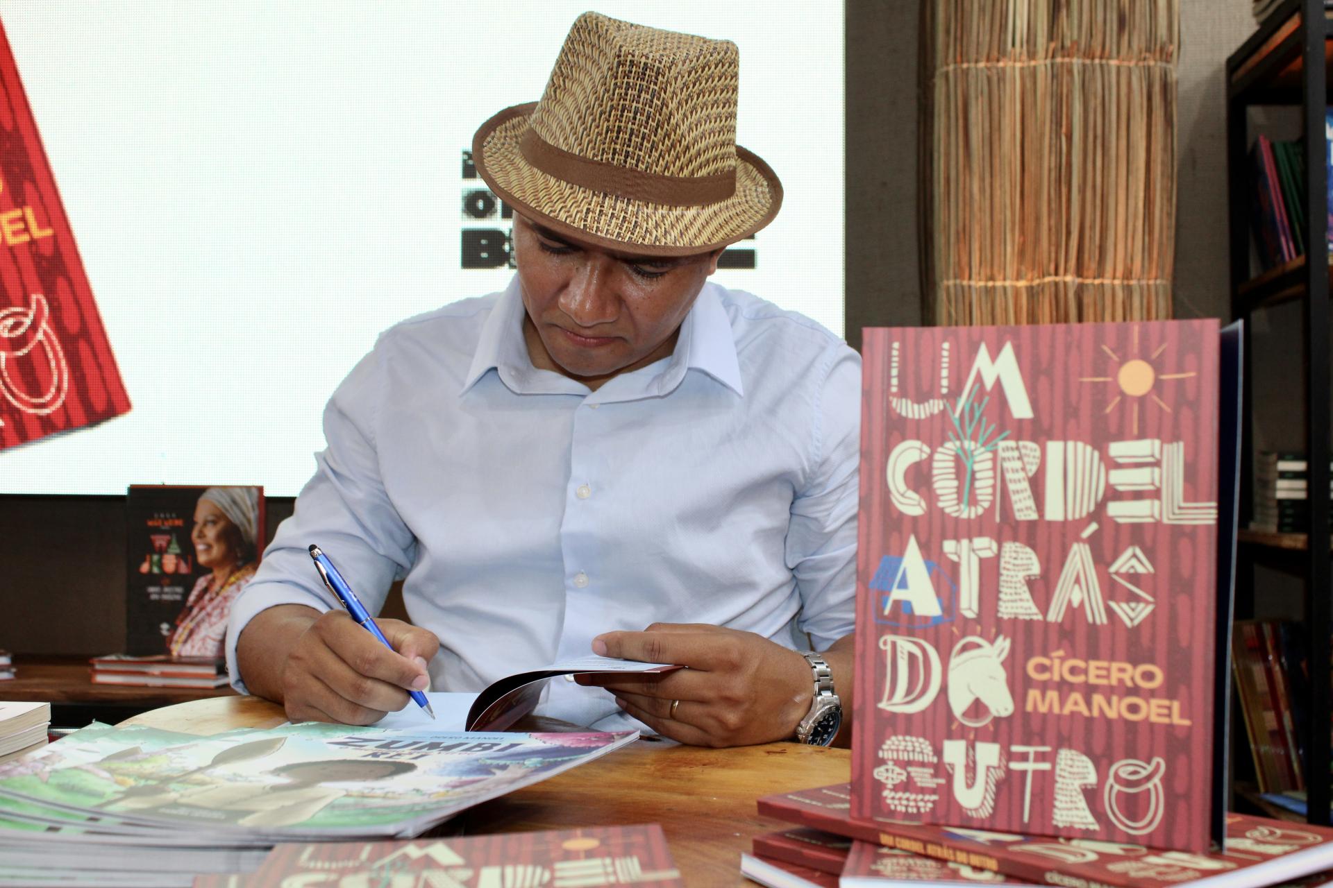 Rimas do cotidiano: conheça a arte de declamar a vida em versos